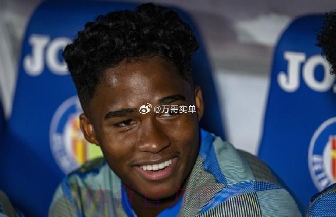 队报:里昂历时一个月说服恩德里克 球员十足信服 队报:里昂历时一个月说服恩德里克 球员十足信服